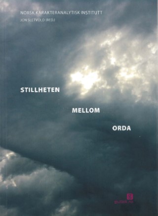 Forside omslag for boken "Stillheten mellom orda"